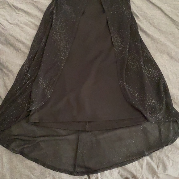 Little black dress with sheer glitter train - Picture 7 of 7